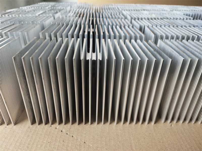 榴莲APP官网下载1.0.3電焊機散熱器