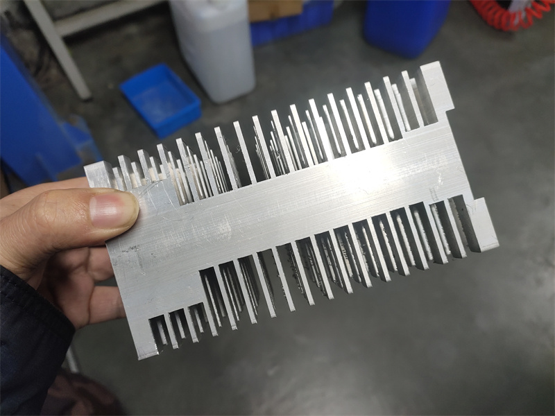 榴莲APP官网下载1.0.3散熱片15*10*20